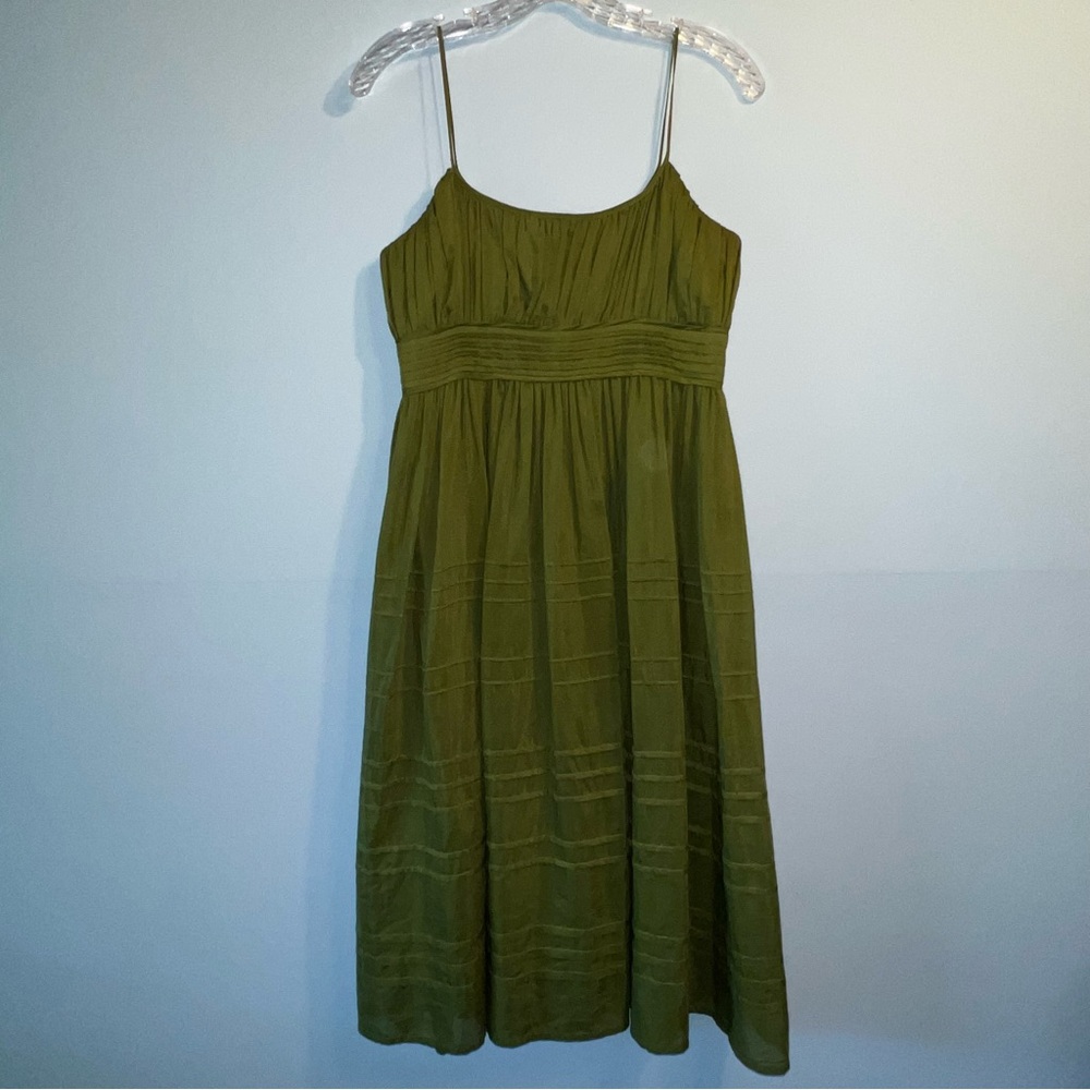 Jones New York Green pleated dress. Fairycore. Garden party. Wedding. Resort.